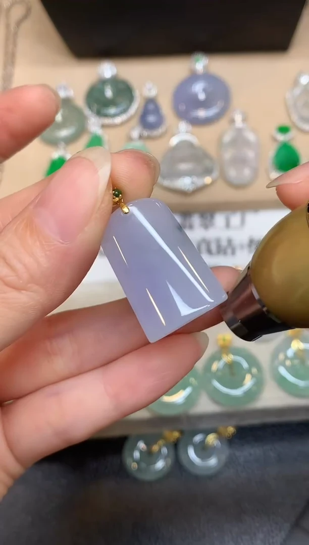 颈饰18K金镶嵌翡翠无事柱【无服务费