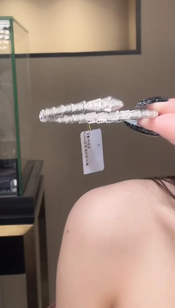 18K金镶嵌手镯钻石满钻蛇手镯17圈