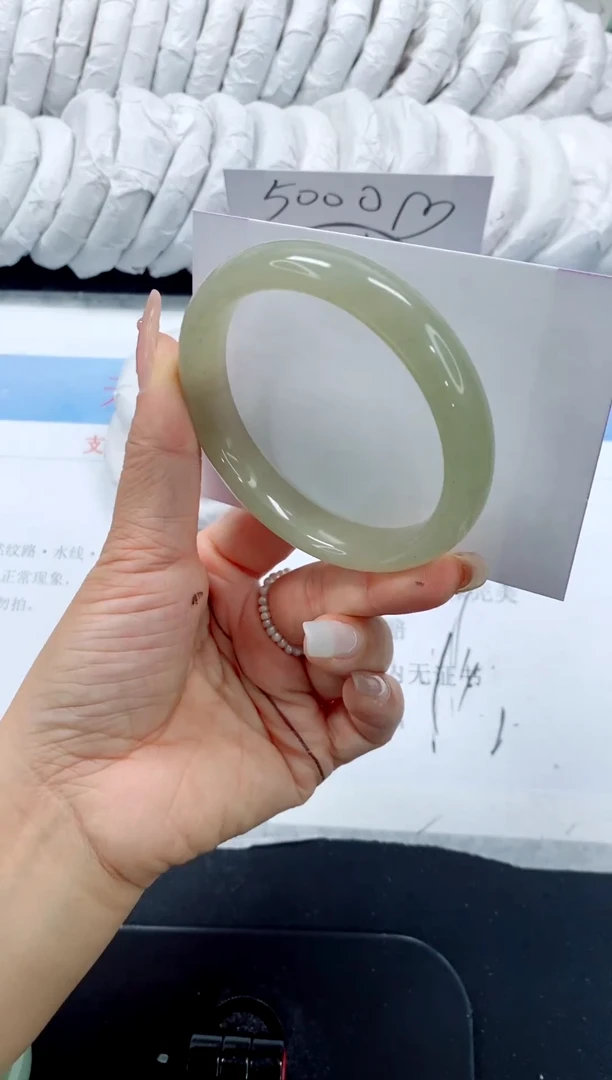 未镶嵌手镯石英质玉75-58.8