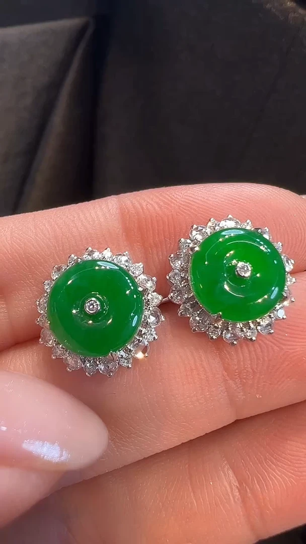 18K金镶嵌翡翠耳饰AL6