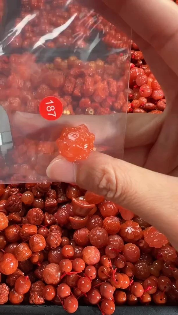 【闪购商品】南红玛瑙颈饰未镶嵌1