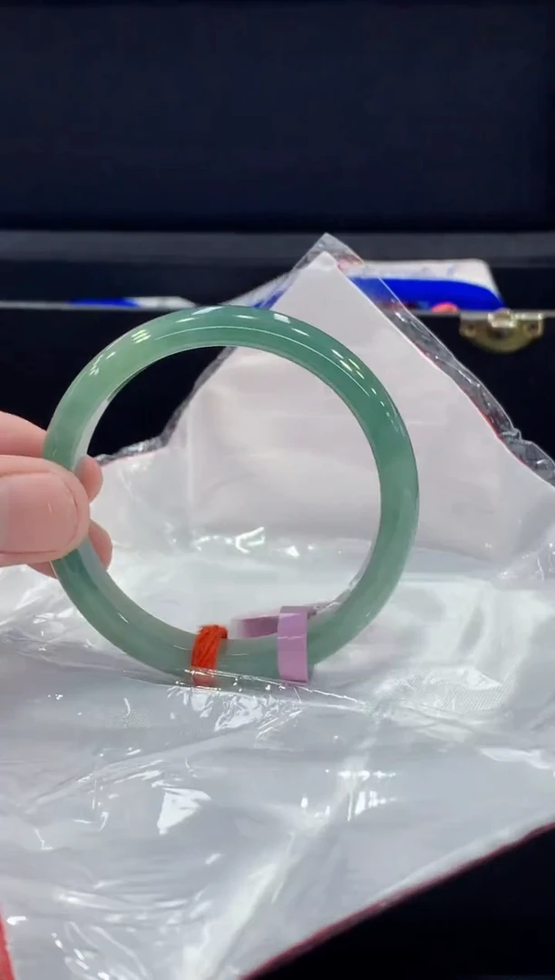 未镶嵌手镯翡翠翡翠手镯