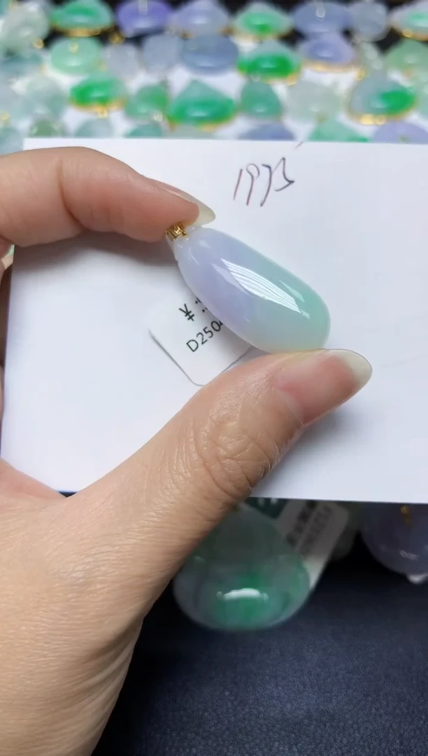 翡翠18K金镶嵌颈饰天然缅甸翡翠A货