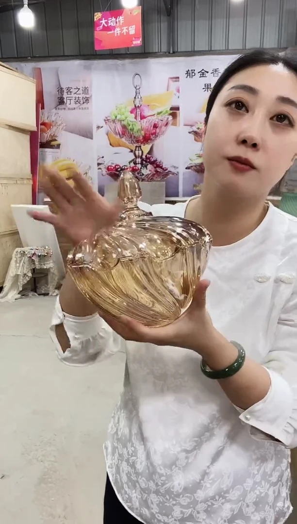 金色螺旋糖果罐一个