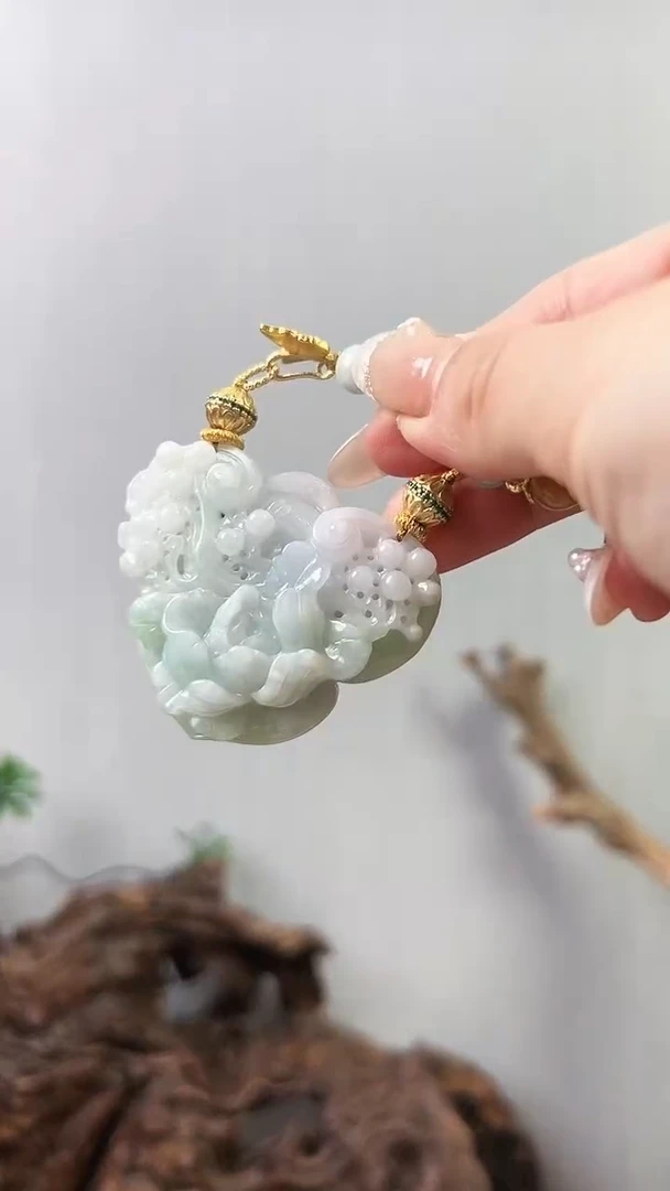 【闪购商品】翡翠颈饰未镶嵌牡丹