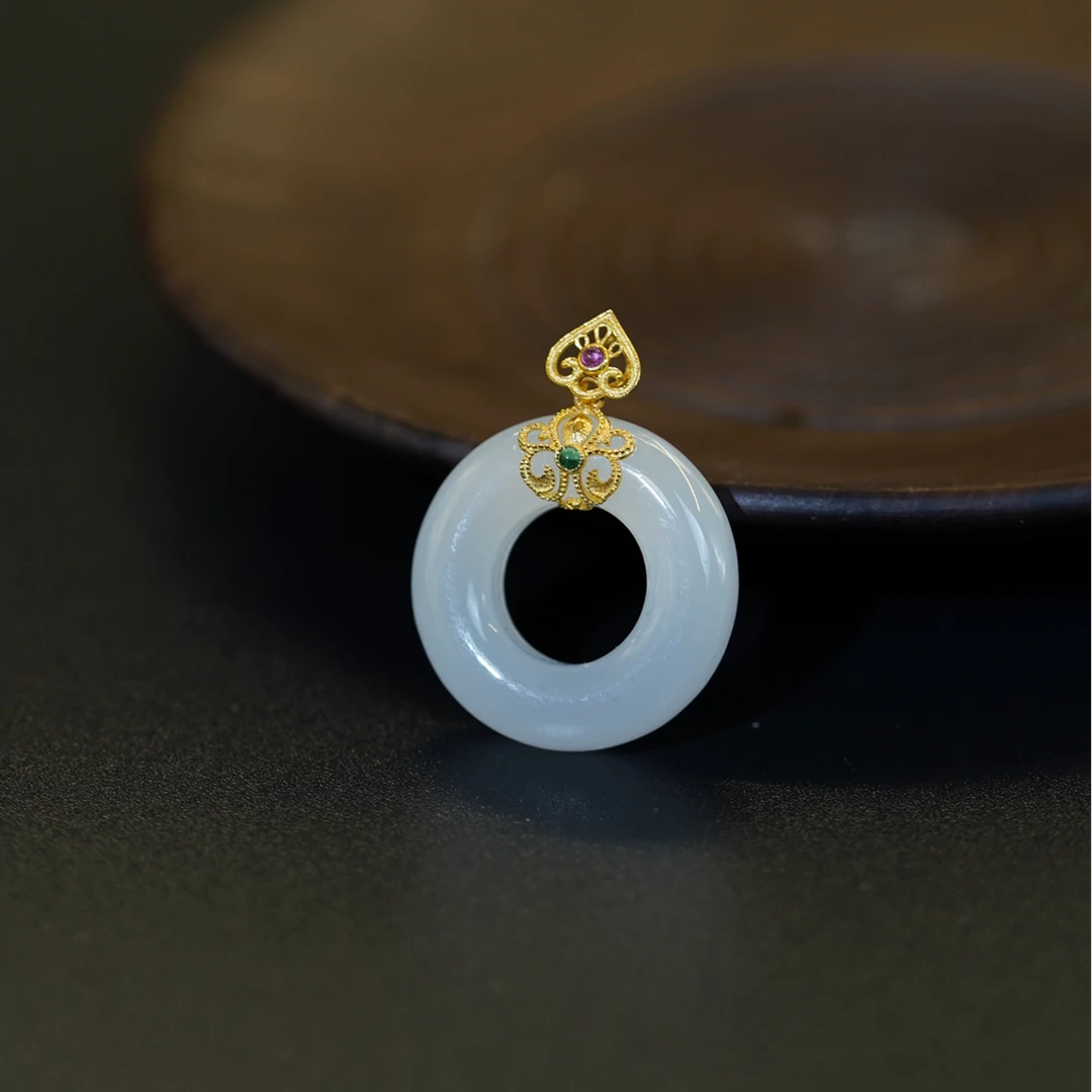 【石缘居珠宝】18K金镶嵌和田玉白玉佩戴时尚百搭款平安环吊坠C8-55