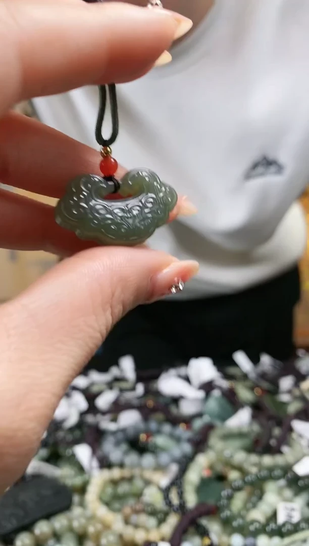 【闪购商品】和田玉颈饰未镶嵌多样性发货，拍一发一