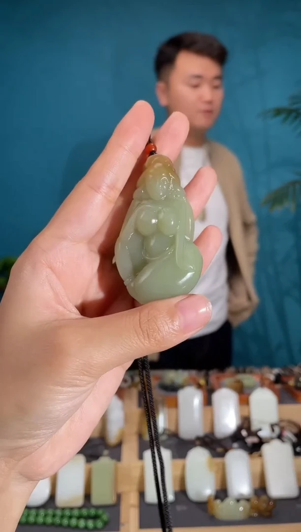 颈饰未镶嵌和田玉1