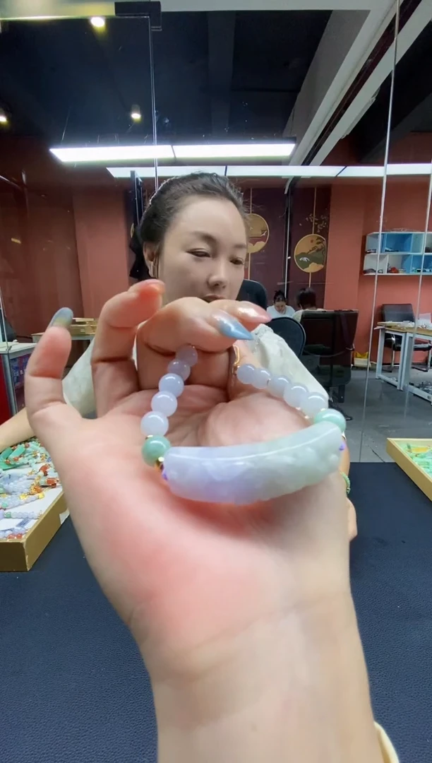 颈饰未镶嵌翡翠手串