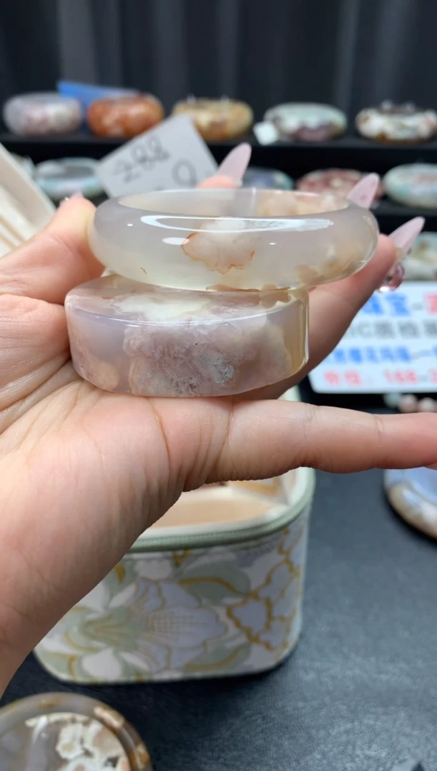 未镶嵌手镯石英质玉（56圈口）赠送镯心