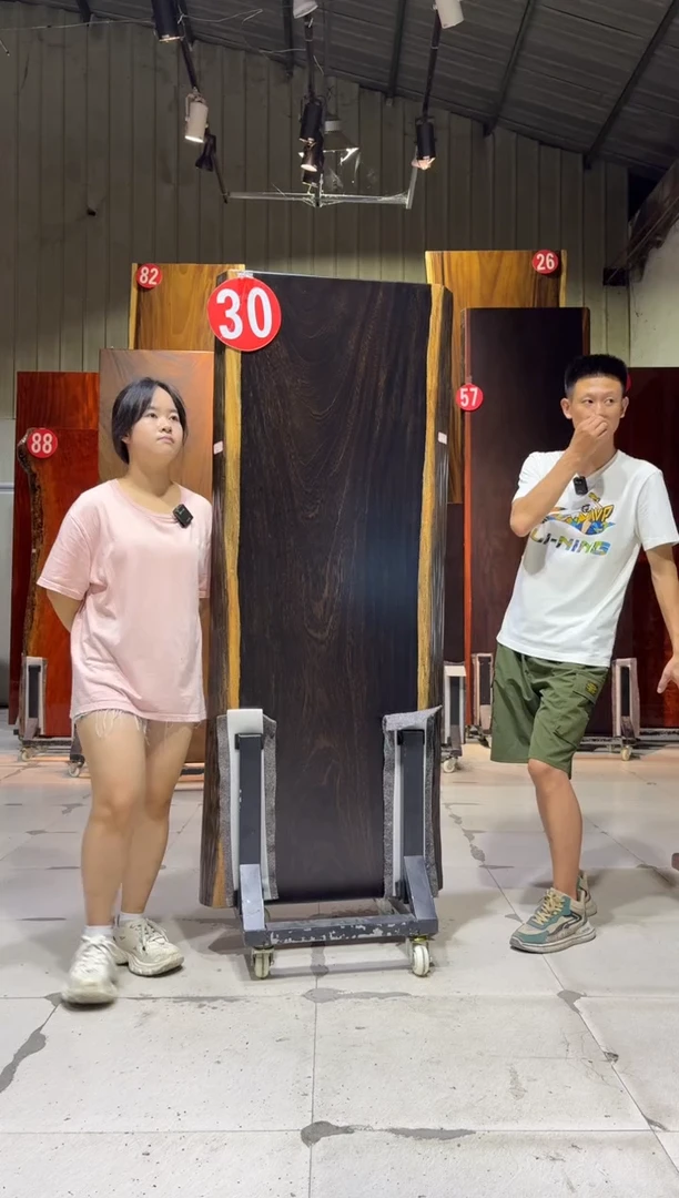 木C****n刚果花梨大板尺寸：168*66*67*7.5