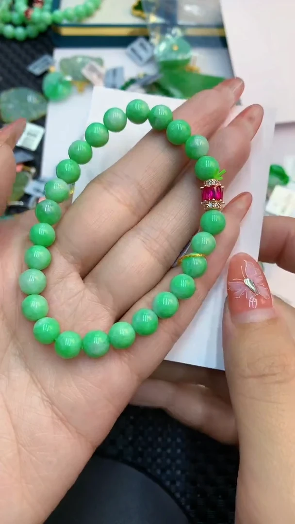 颈饰未镶嵌翡翠1