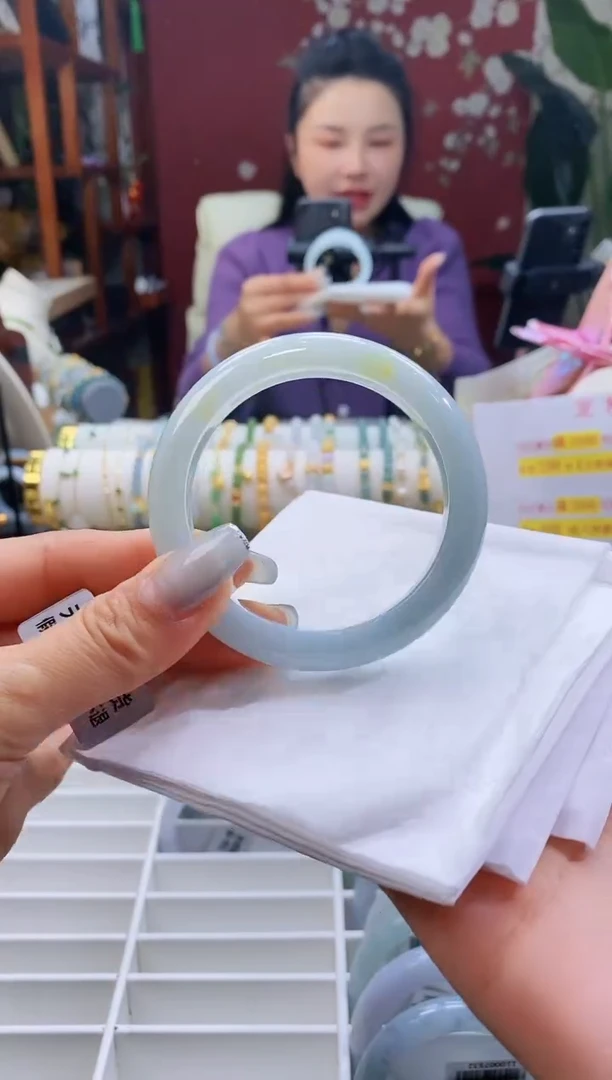 【闪购商品】翡翠手镯未镶嵌152黄加绿5354/10.5*8.3