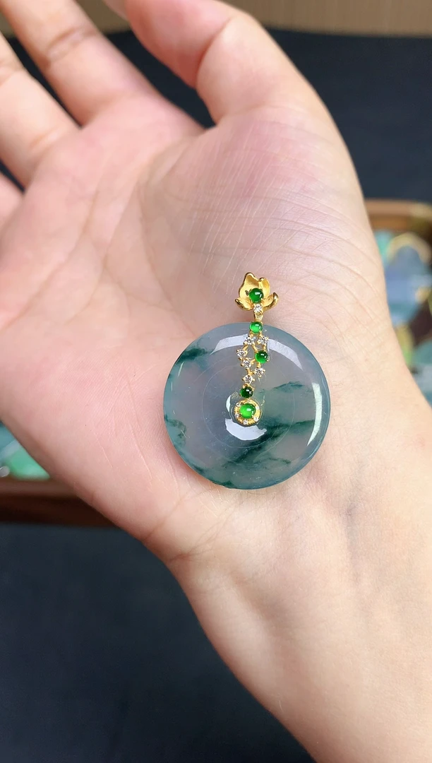 颈饰18K金镶嵌翡翠路**方2025120201