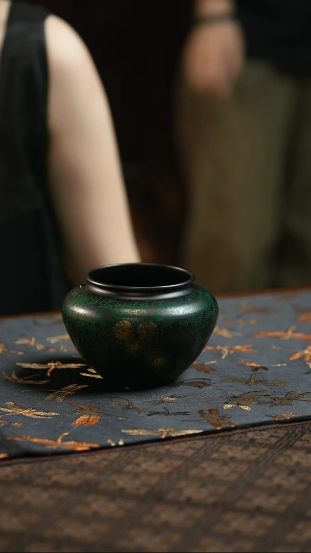 【见珊】老铁漆器建水 蝉 翼纹绿金 （12*12*8.5）