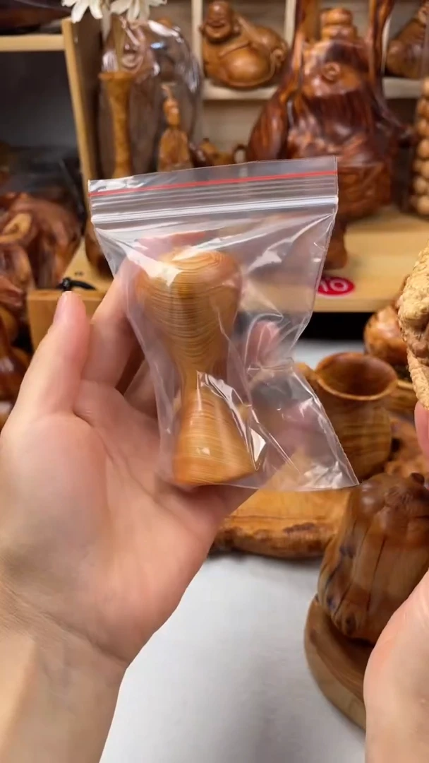 木小****务太行崖柏陈化香料花瓶