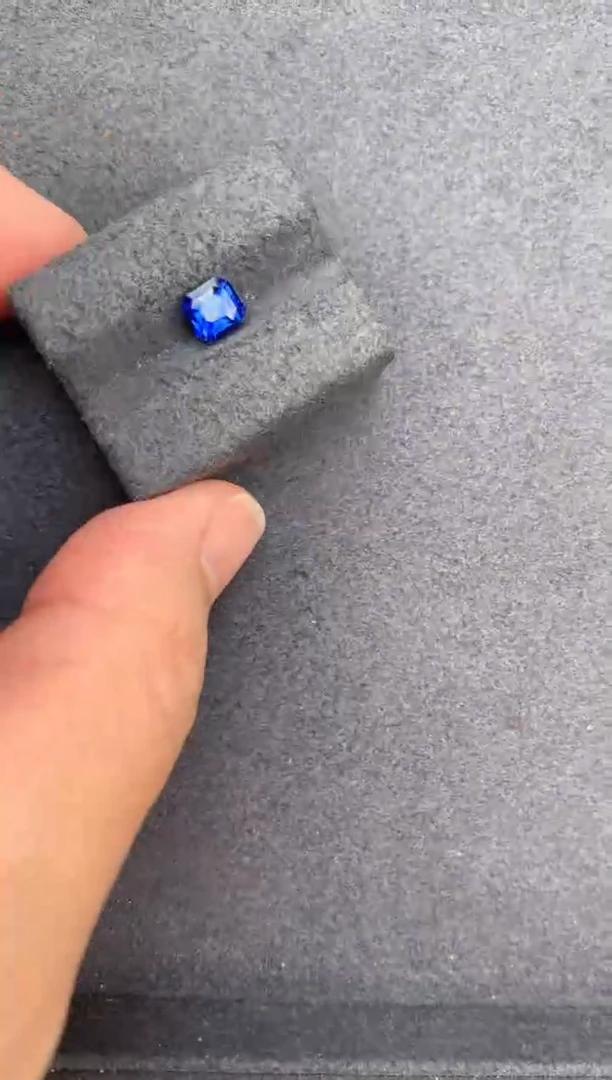 【闪购商品】蓝宝石裸石未镶嵌1ct皇家蓝