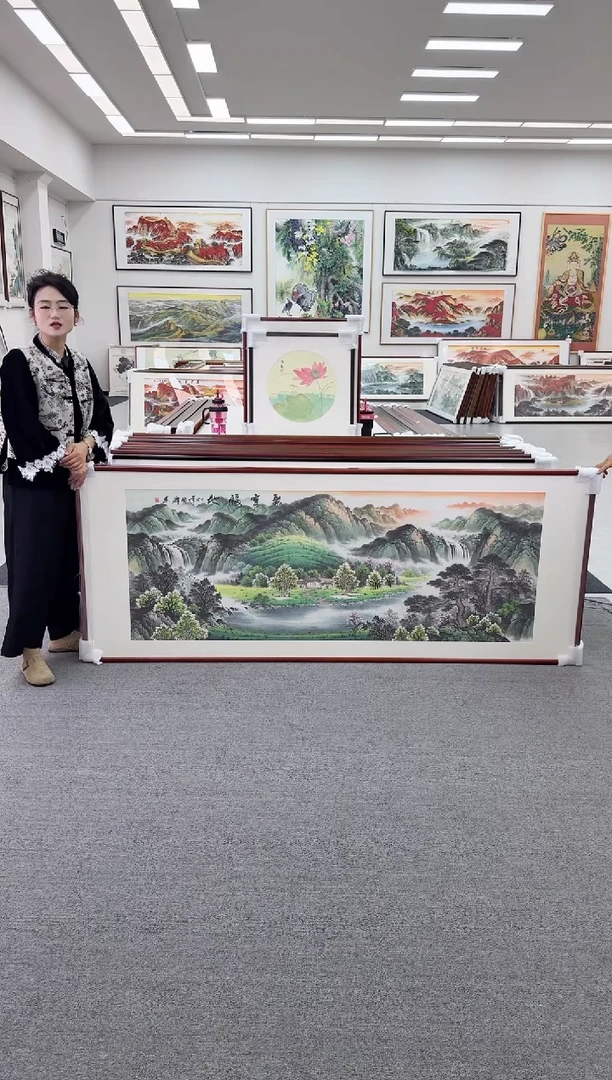 国画何**着手绘   219*88   聚宝福地