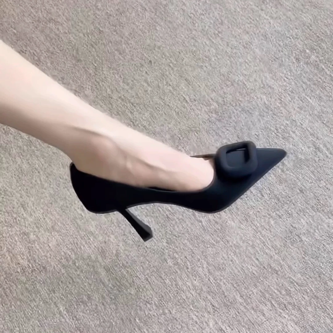 2025年新款方扣法式黑色尖头细跟高跟鞋女浅口单鞋黑色通勤工作鞋