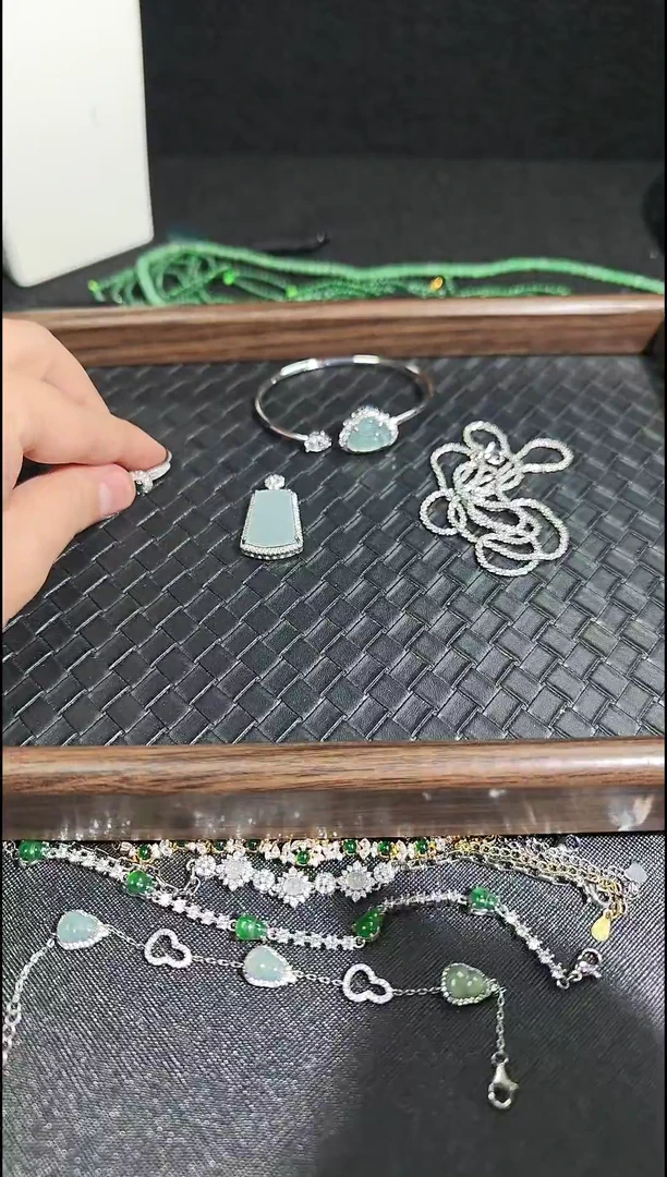 吊坠(赠链)未镶嵌翡翠4件套套件