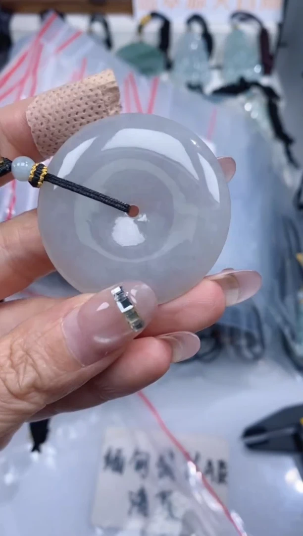 颈饰未镶嵌翡翠吊坠