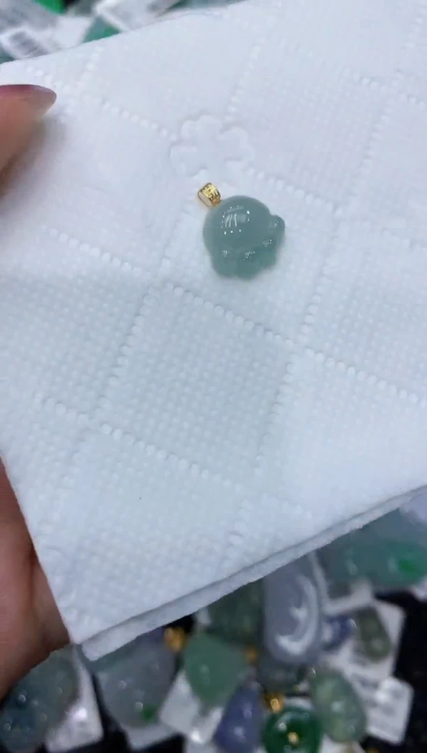 翡翠18K金镶嵌颈饰111111111111