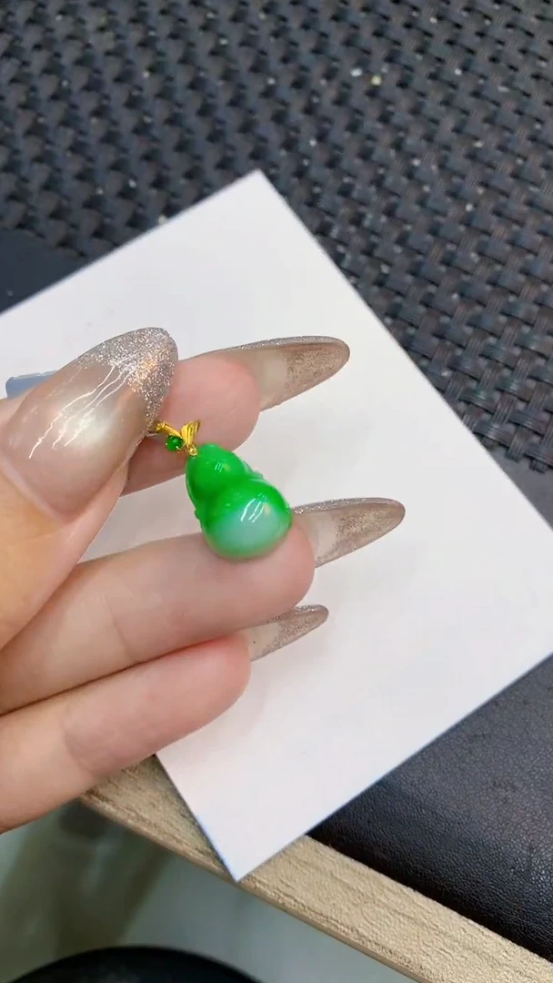 颈饰18K金镶嵌翡翠1