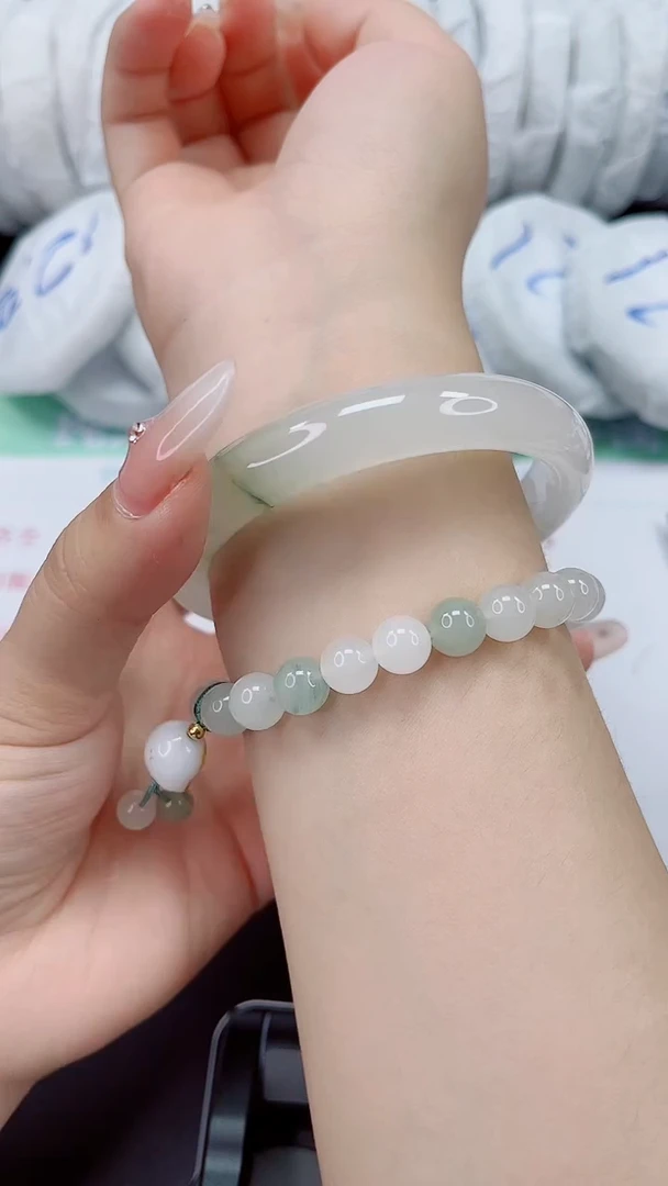 石英质玉手镯未镶嵌99-60/61