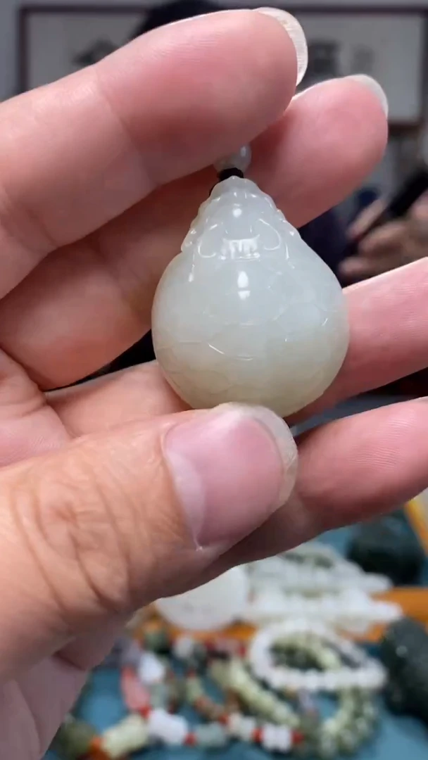 颈饰未镶嵌和田玉18