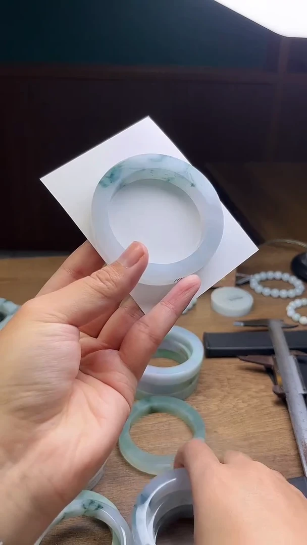 未镶嵌手镯定制翡翠守*定制