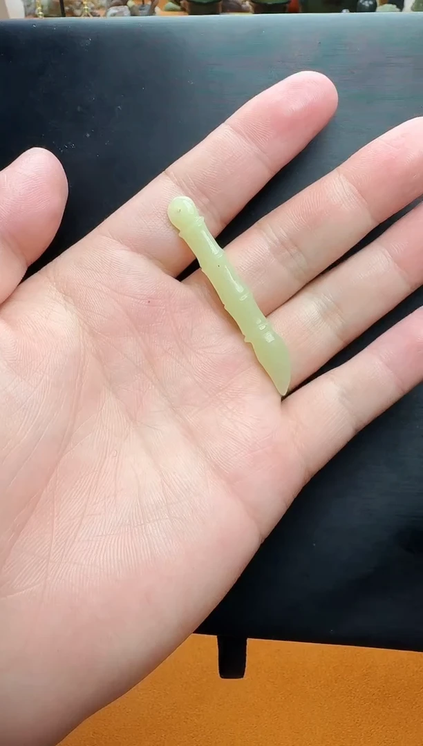 和田玉未镶嵌颈饰毛笔01