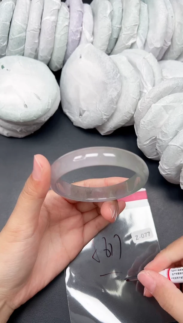 精品手镯，一物一拍Z077