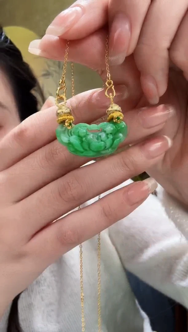 颈饰未镶嵌翡翠吊坠