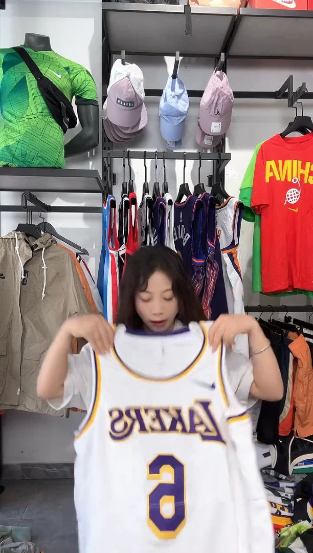 1514   编码 瑕疵款以直播间过款为准 尺码170