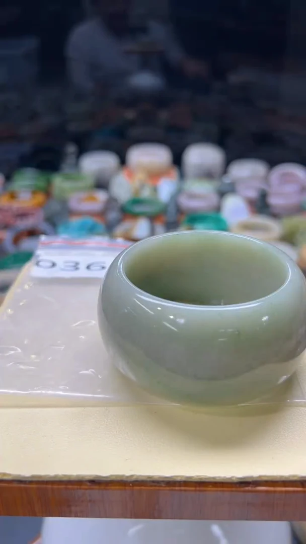 【闪购商品】石英质玉手镯未镶嵌036