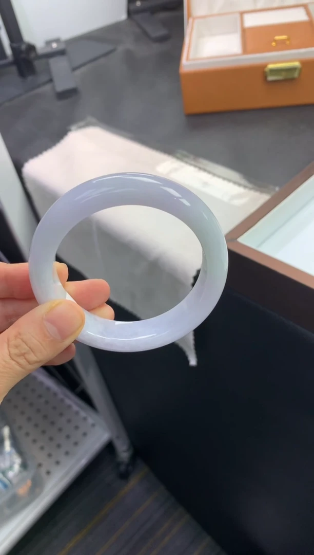 未镶嵌手镯翡翠退货需手镯吊牌标签完好