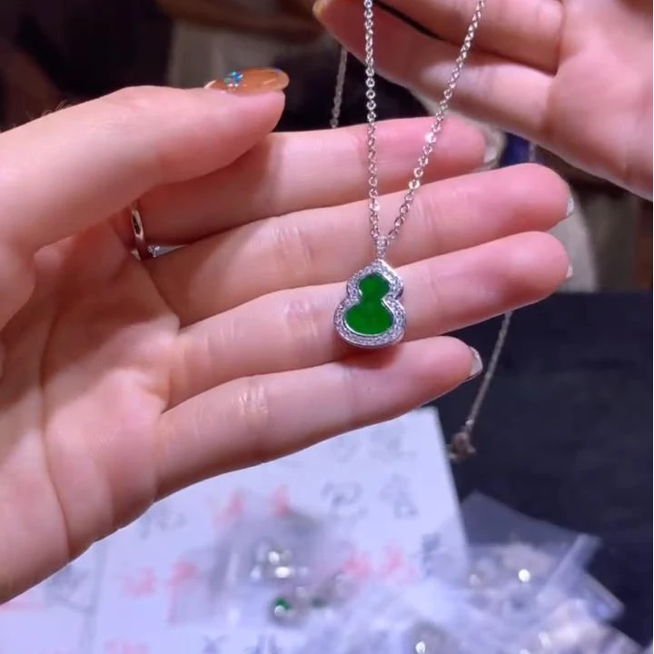 【逍遥严选】天然A货翡翠葫芦吊坠*LBH/00960/多样性发1件