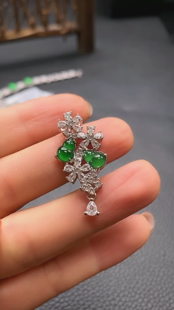 【闪购商品】翡翠吊坠(不含链)银S925镶嵌吊坠