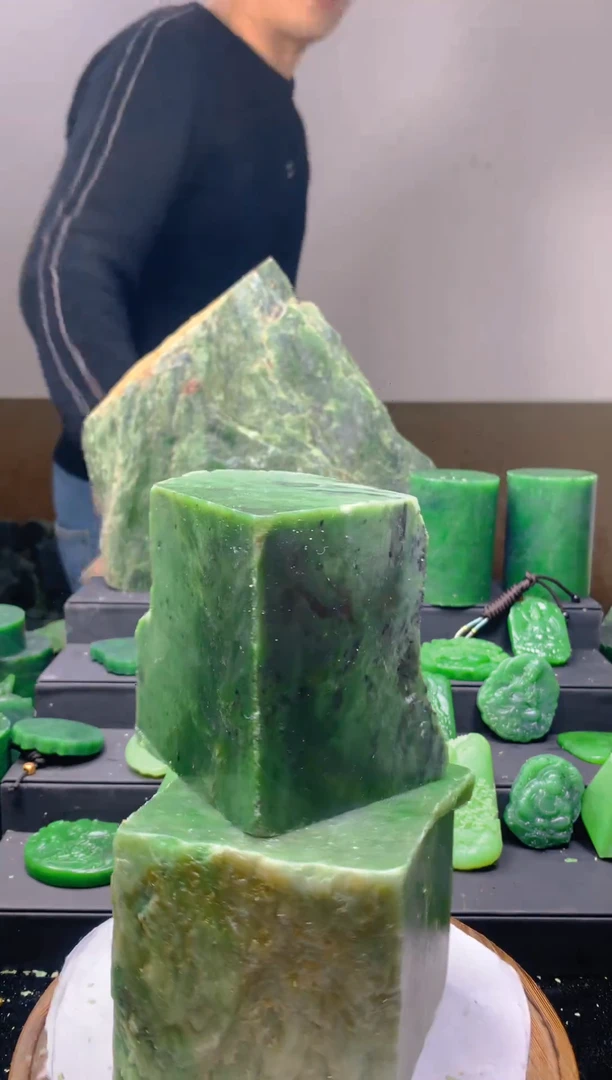 未镶嵌和田玉珠宝半成品1