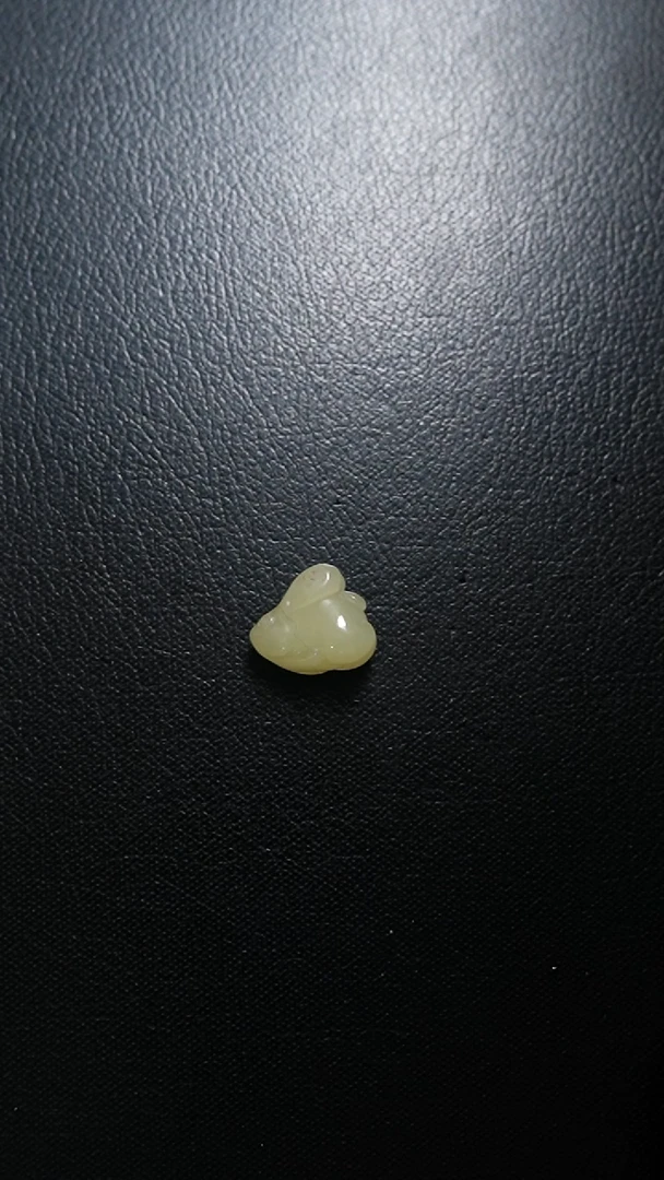 颈饰未镶嵌和田玉兔子吊坠