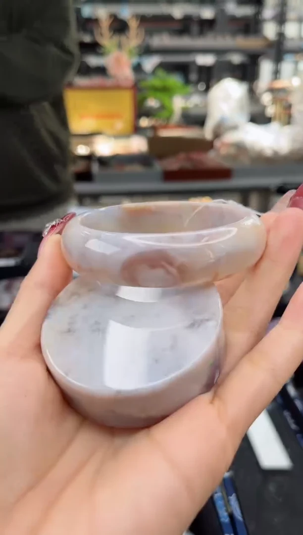 【闪购商品】石英质玉手镯未镶嵌60圈口（不退不换）16666689