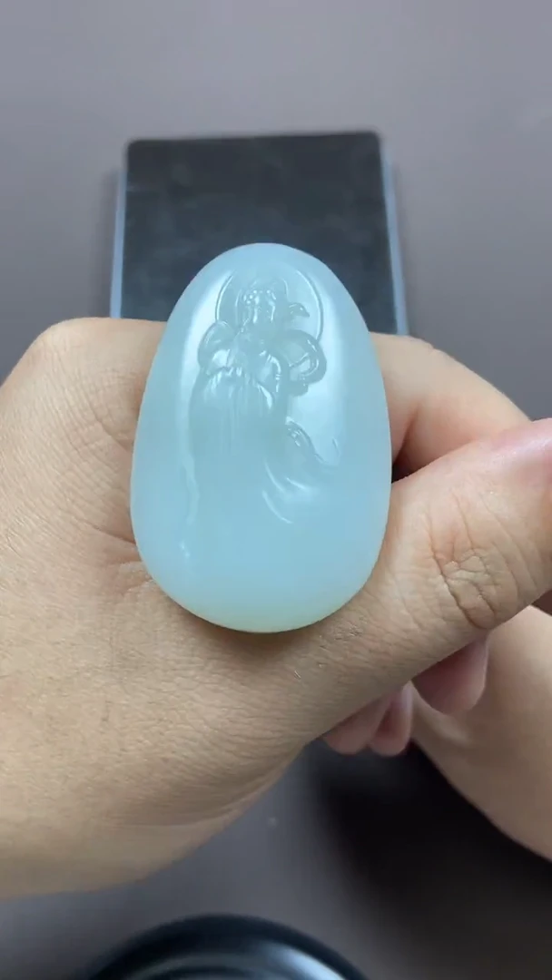 颈饰18K金镶嵌和田玉1