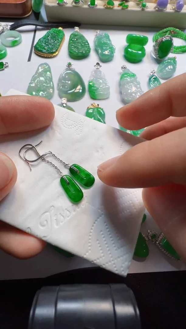 18K金镶嵌翡翠耳饰1580