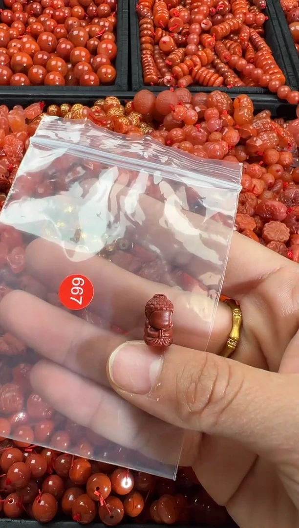 【闪购商品】南红玛瑙颈饰未镶嵌1