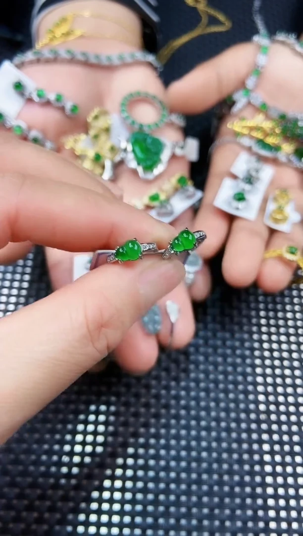 【闪购商品】翡翠耳饰未镶嵌111111111