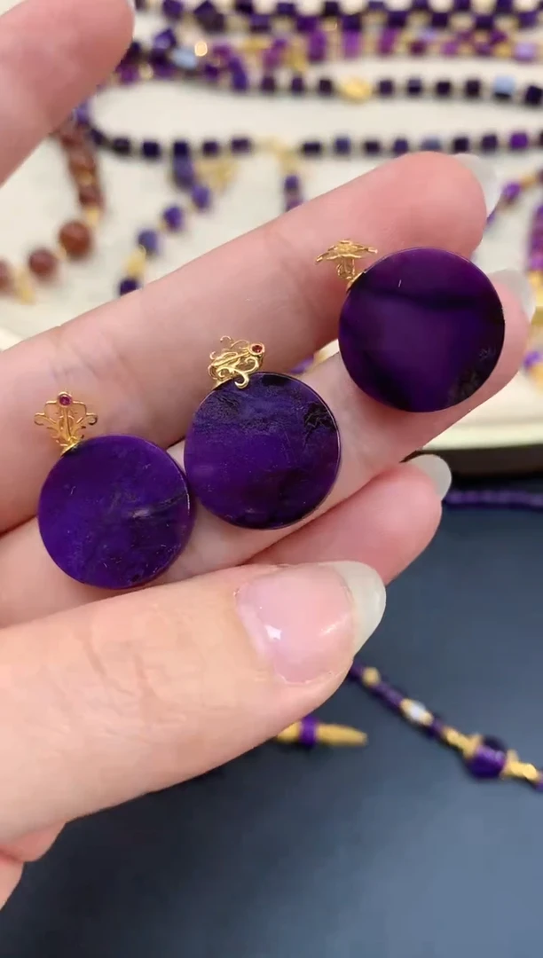 【闪购商品】苏纪石（舒俱来）圆牌18K金镶嵌A141多样性发货一件