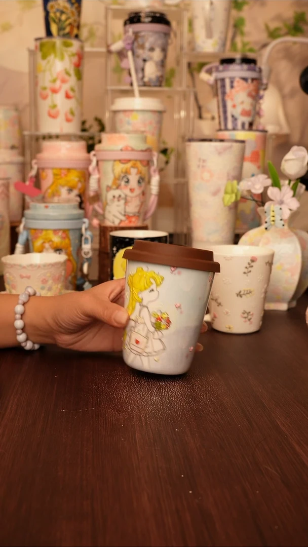 陶景德镇手绘的杯子