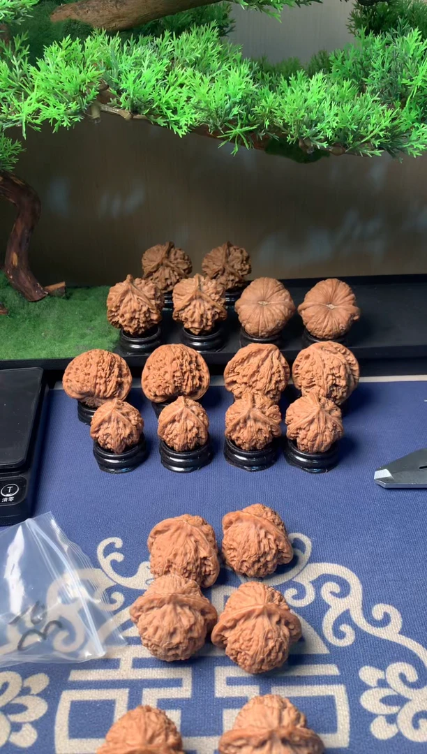 【闪购商品】文玩核桃把件39宫灯