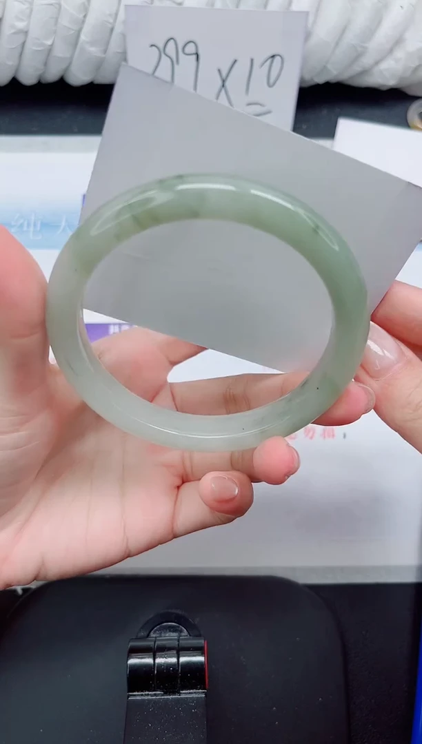 【闪购商品】石英质玉手镯未镶嵌61#64.5