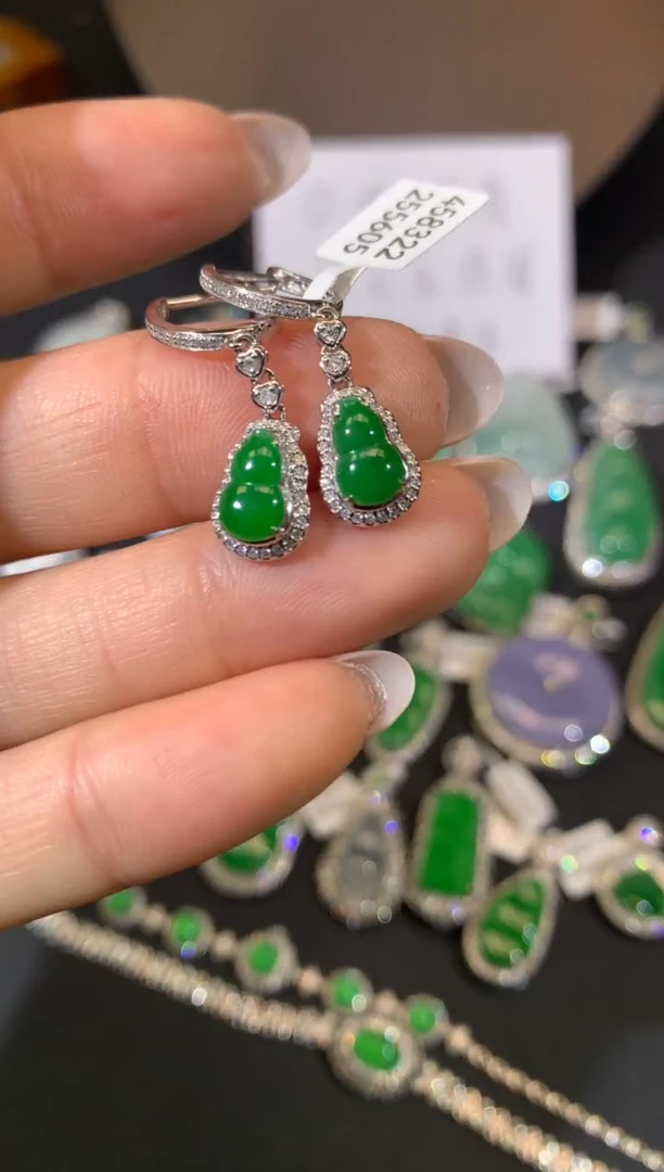 翡翠18K金镶嵌吊坠(不含链)耳坠